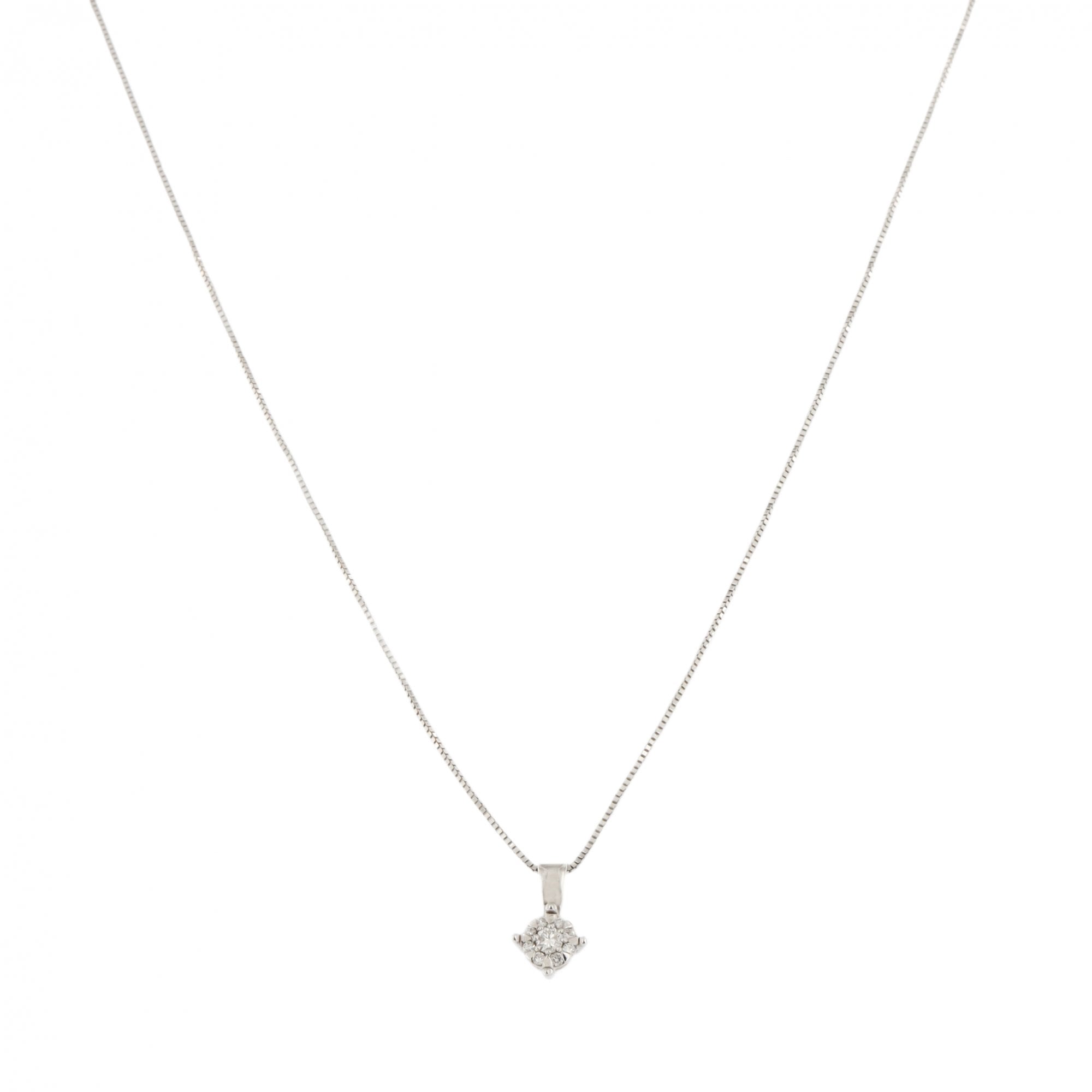 9ct White Gold Diamond Set Cluster Pendant & Chain